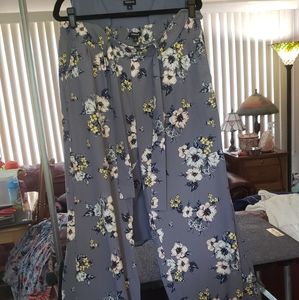 Torrid sz 1 1x 14 16 flowered crepe pants w/pocket